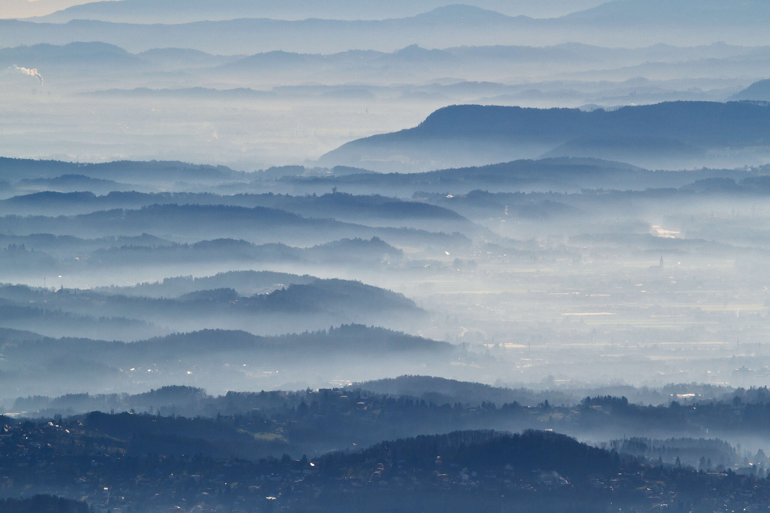 Hügellandschaft, blau, Nebel