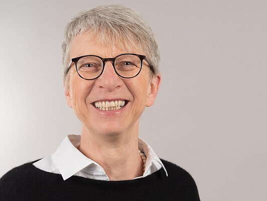 Mitarbeiterin Beate Altreuther