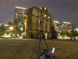 Licht, Messung bei Nacht, Platz in der Innenstadt