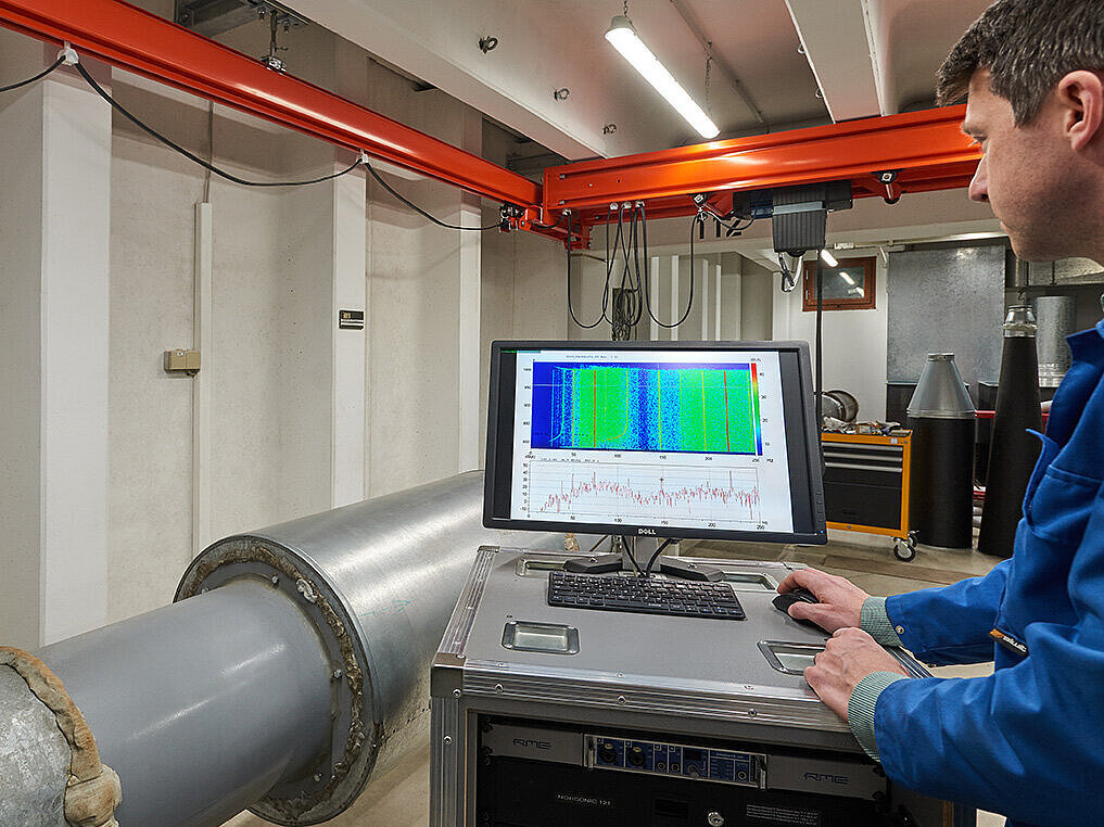 Schalldämpferprüfstand, Prüfeinrichtungen