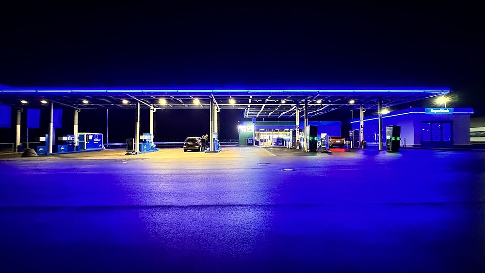 Tankstelle, Aral, Licht