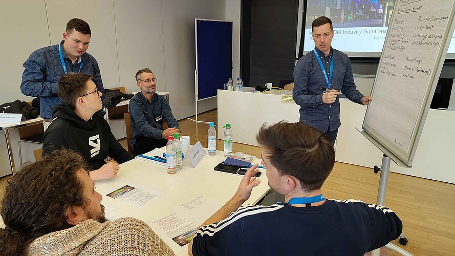 Gruppenarbeit beim Workshop Reinhören 2025