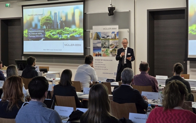 Joachim Bittner vor dem Auditorium